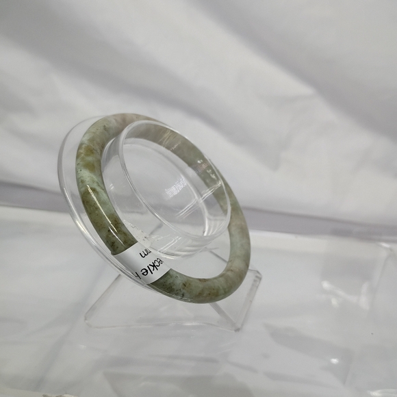 Jadeite Bangle - Picture 5 of 6